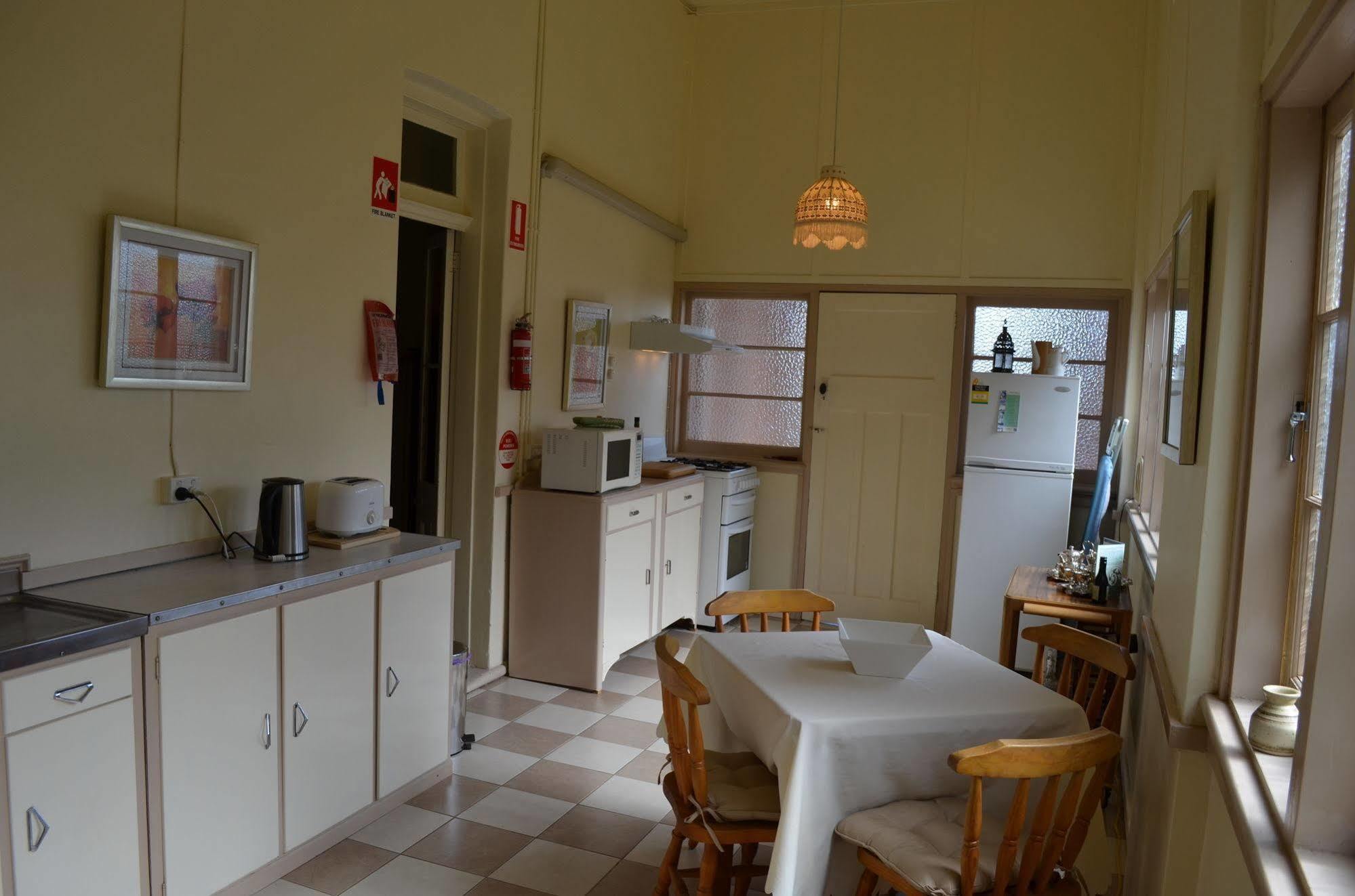 Bed and Breakfast Old Parkes Convent Екстер'єр фото